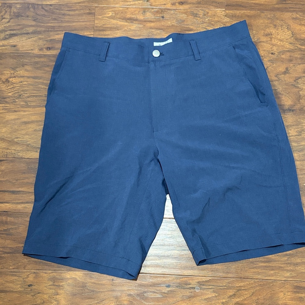 Peter Millar Golf Shorts size 34